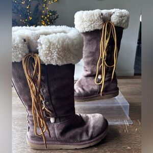 UGG Australia Tall Lace Up Shearling Boots Brown Suede Womens 9 Winter